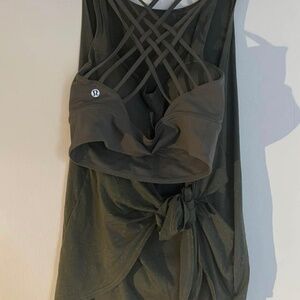 Lululemon top 2in1